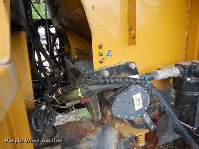 image for item GO9652 2002 Ag-Chem TerraGator 8144 applicator