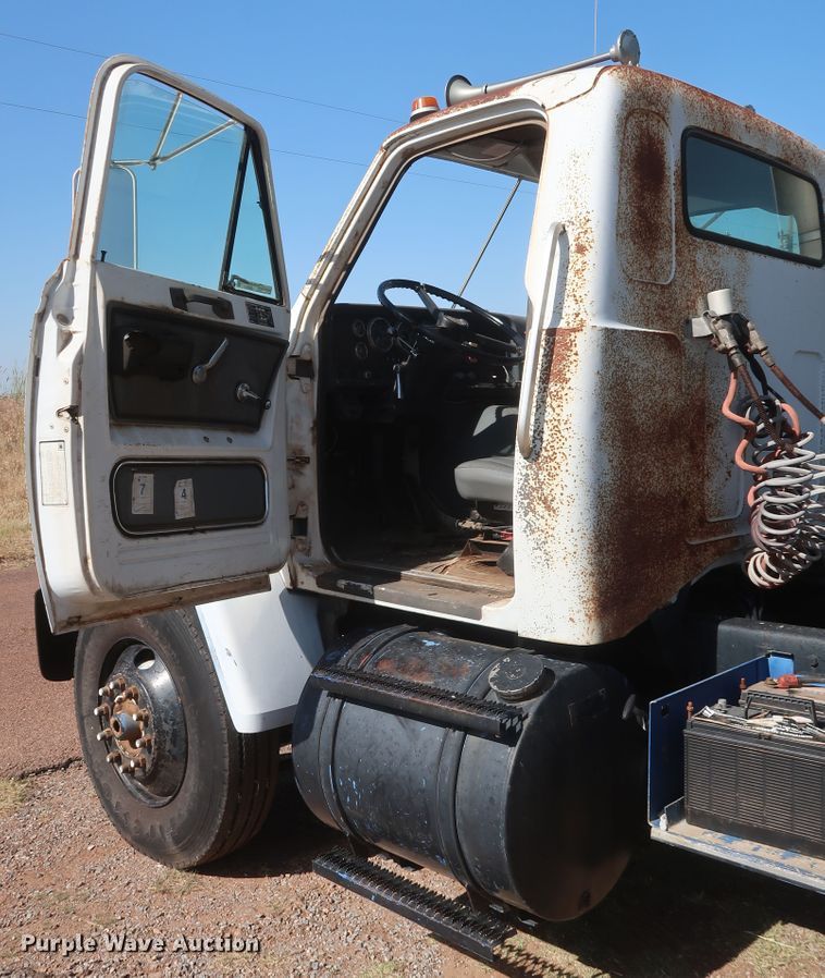 image for item GS9897 1985 GMC Brigadier  semi truck