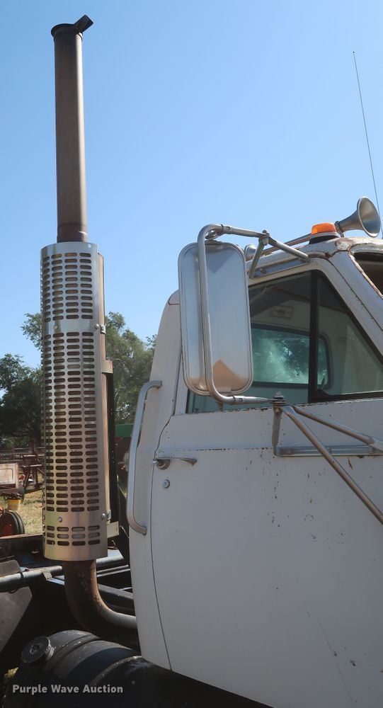 image for item GS9897 1985 GMC Brigadier  semi truck