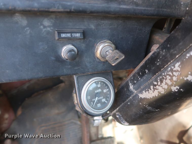 image for item GS9898 1979 International 2275  semi truck