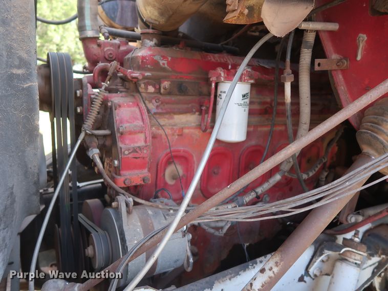 image for item GS9898 1979 International 2275  semi truck