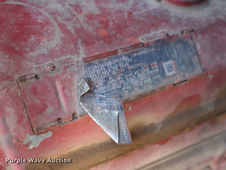 image for item GS9898 1979 International 2275  semi truck