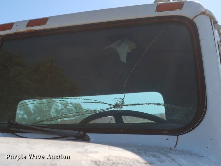 image for item GS9898 1979 International 2275  semi truck