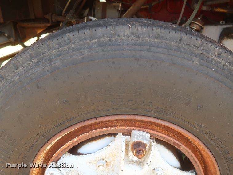 image for item GS9898 1979 International 2275  semi truck