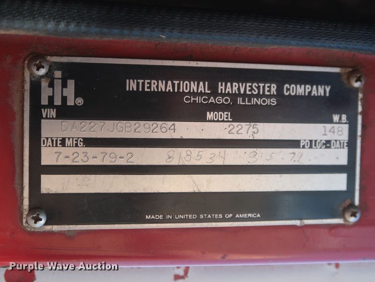 image for item GS9898 1979 International 2275  semi truck