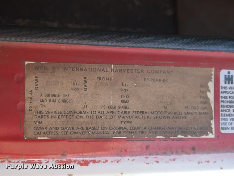 image for item GS9898 1979 International 2275  semi truck