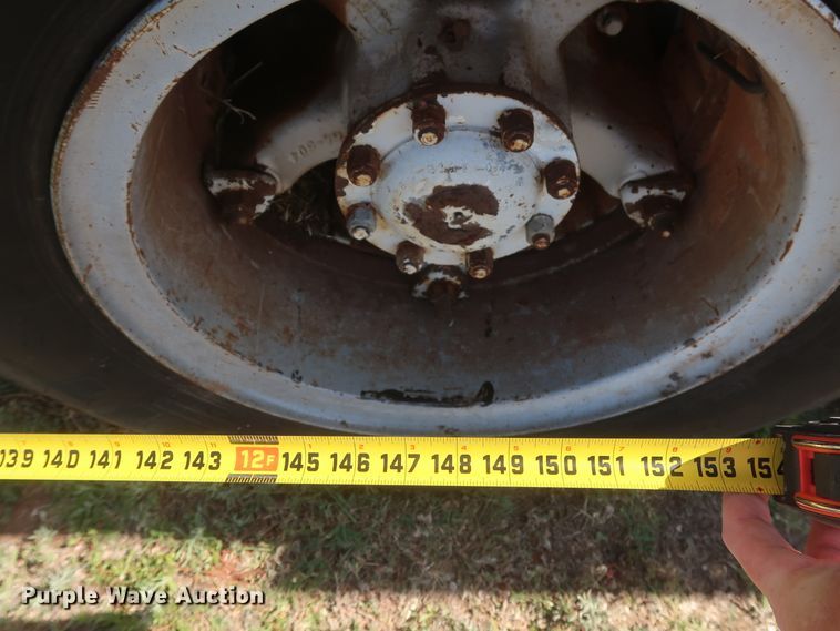 image for item GS9898 1979 International 2275  semi truck