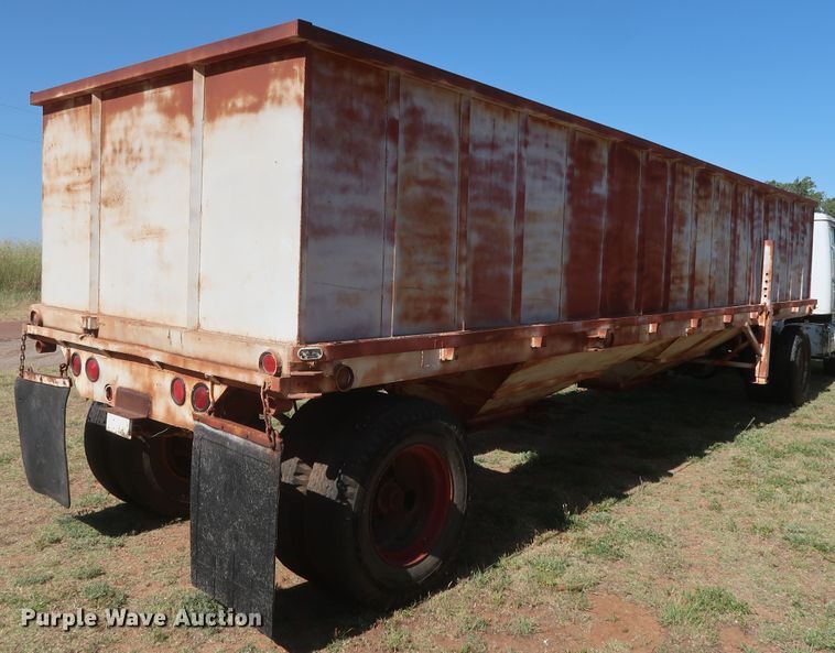image for item GS9899 Double hopper bottom grain trailer