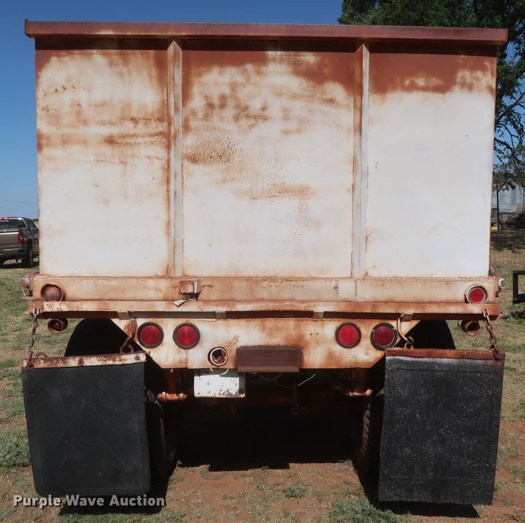 image for item GS9899 Double hopper bottom grain trailer