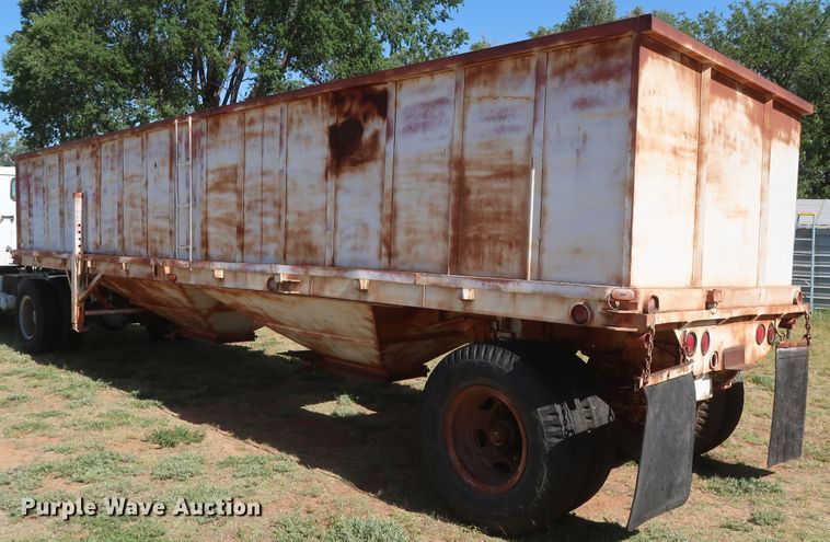 image for item GS9899 Double hopper bottom grain trailer