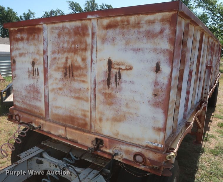 image for item GS9899 Double hopper bottom grain trailer