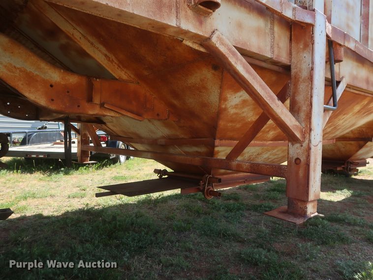 image for item GS9899 Double hopper bottom grain trailer