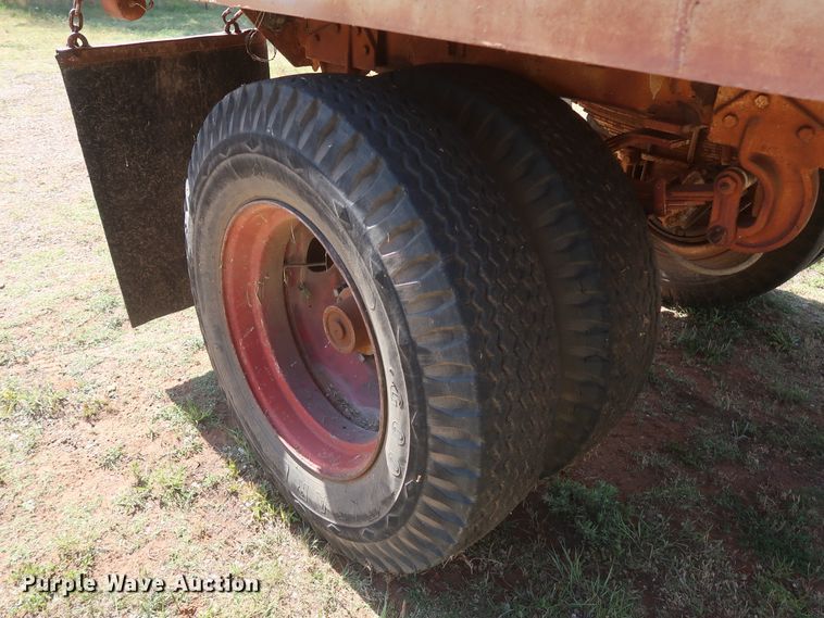 image for item GS9899 Double hopper bottom grain trailer