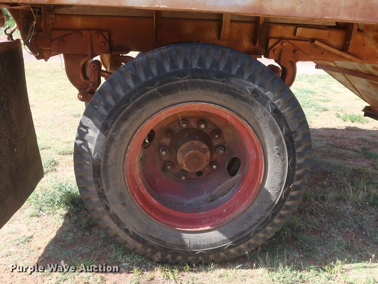 image for item GS9899 Double hopper bottom grain trailer