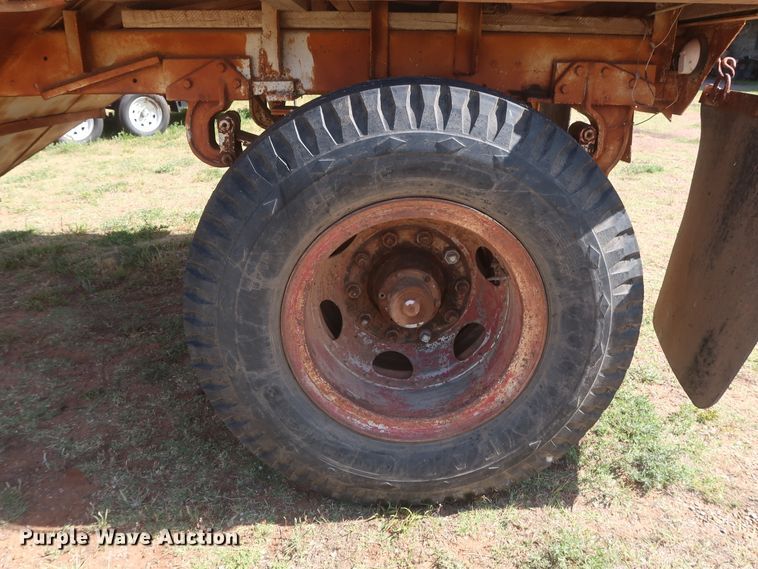 image for item GS9899 Double hopper bottom grain trailer