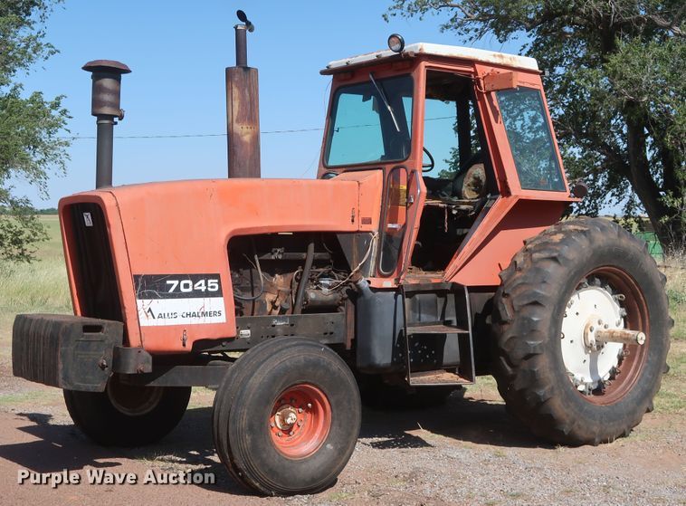 image for item GS9900 1979 Allis Chalmers 7045  tractor