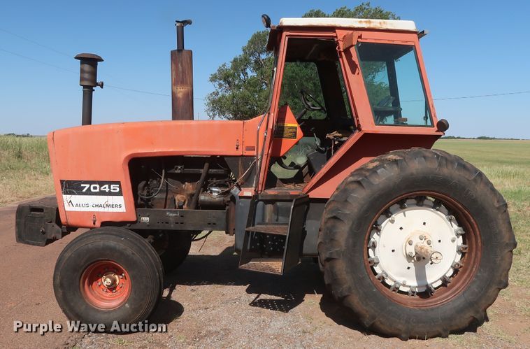 image for item GS9900 1979 Allis Chalmers 7045  tractor