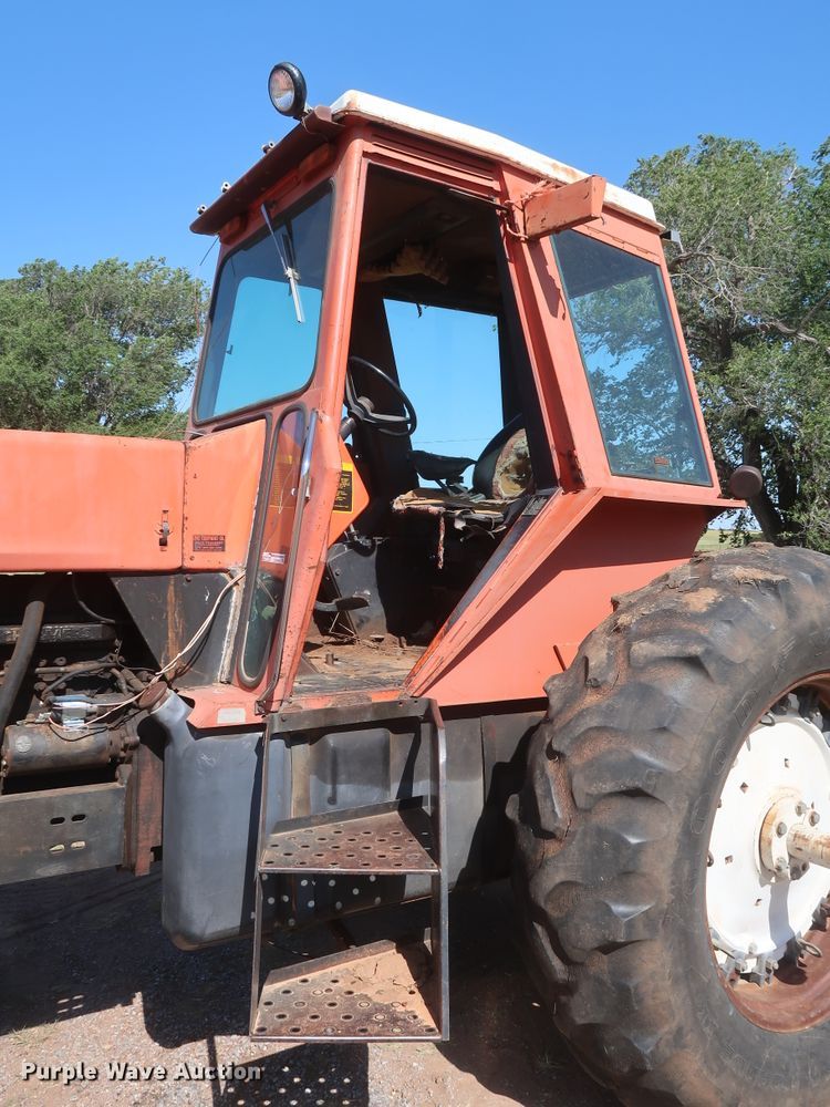 image for item GS9900 1979 Allis Chalmers 7045  tractor