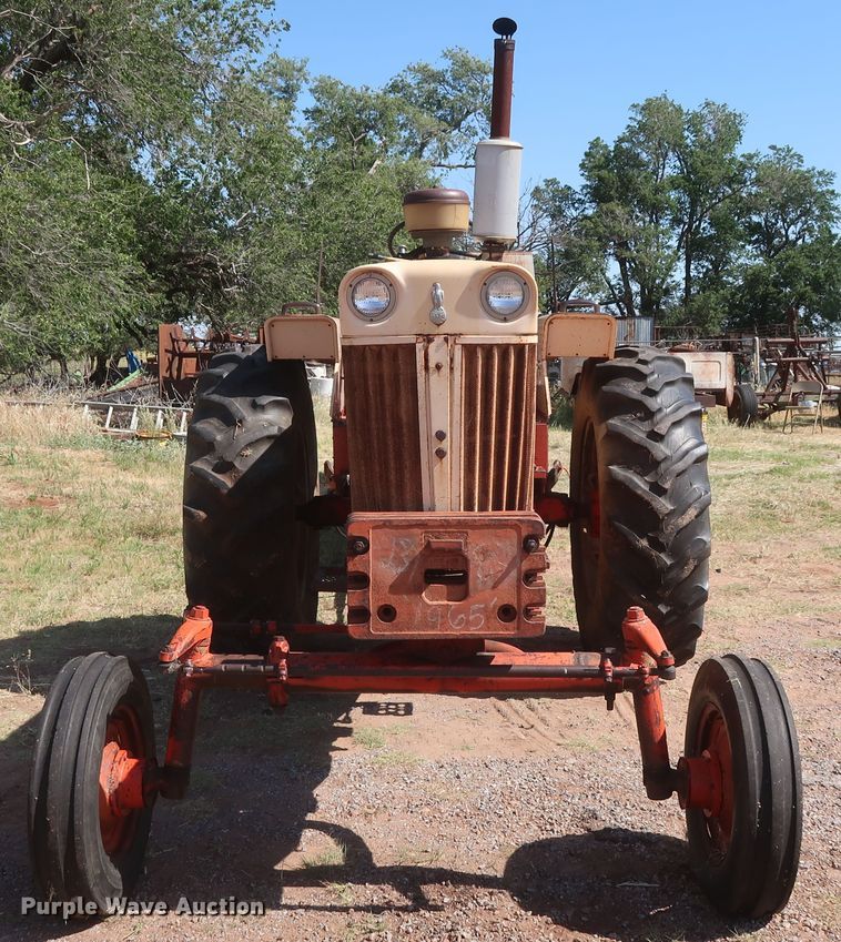 image for item GS9901 1965 J I Case Comfort King 831  tractor