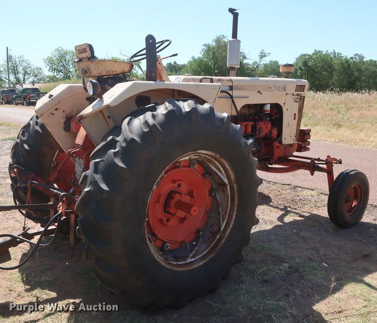 image for item GS9901 1965 J I Case Comfort King 831  tractor