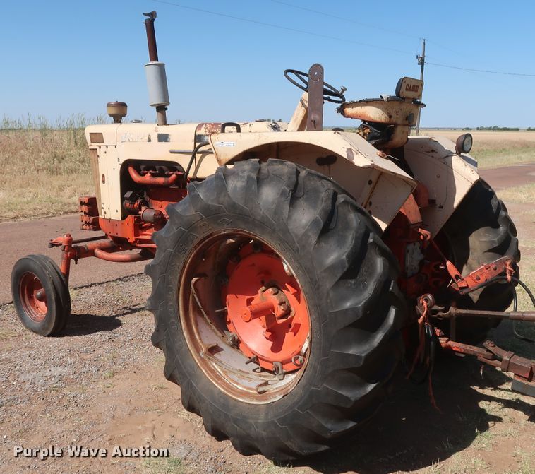 image for item GS9901 1965 J I Case Comfort King 831  tractor