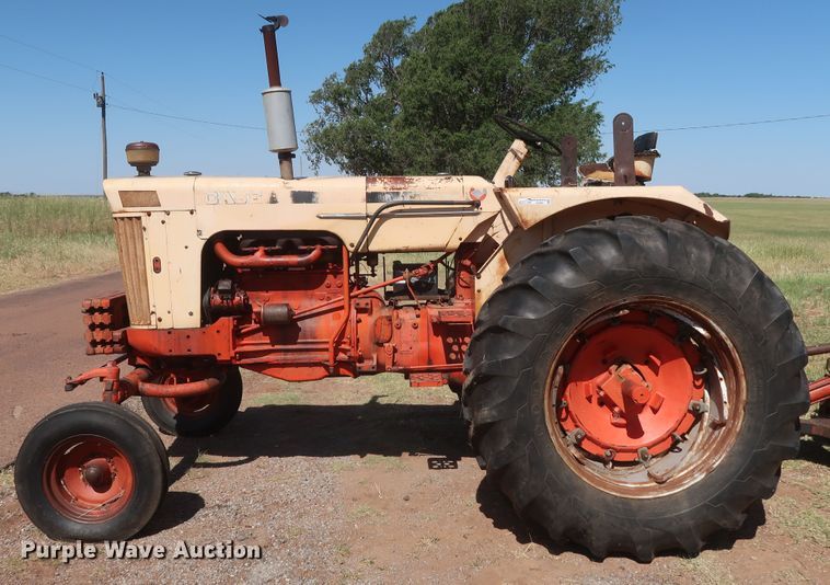 image for item GS9901 1965 J I Case Comfort King 831  tractor