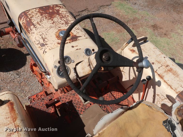 image for item GS9901 1965 J I Case Comfort King 831  tractor