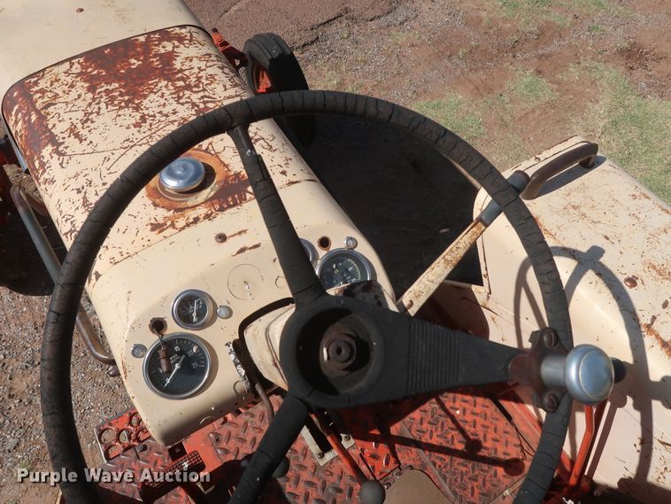 image for item GS9901 1965 J I Case Comfort King 831  tractor