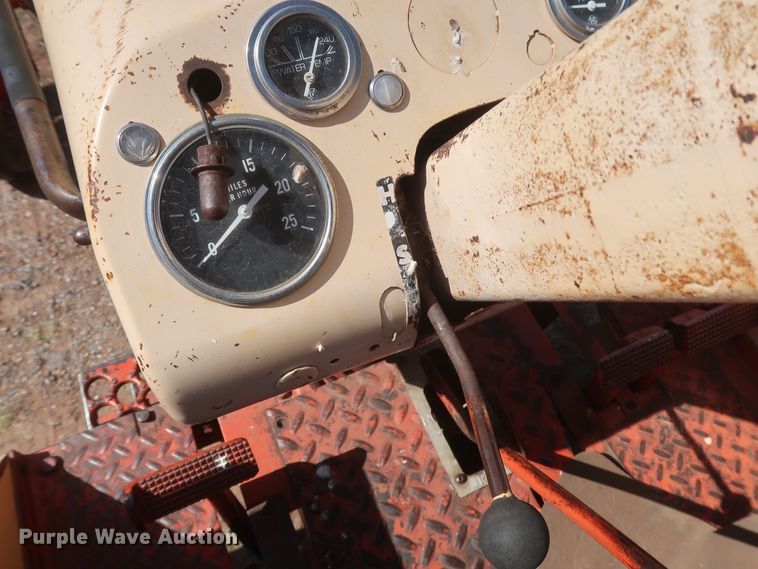 image for item GS9901 1965 J I Case Comfort King 831  tractor