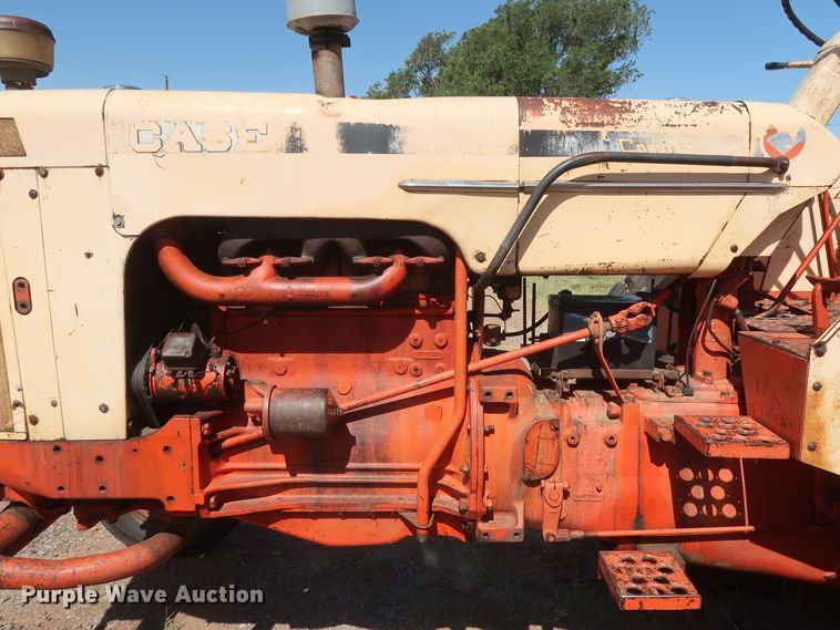 image for item GS9901 1965 J I Case Comfort King 831  tractor