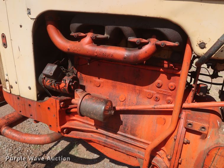 image for item GS9901 1965 J I Case Comfort King 831  tractor