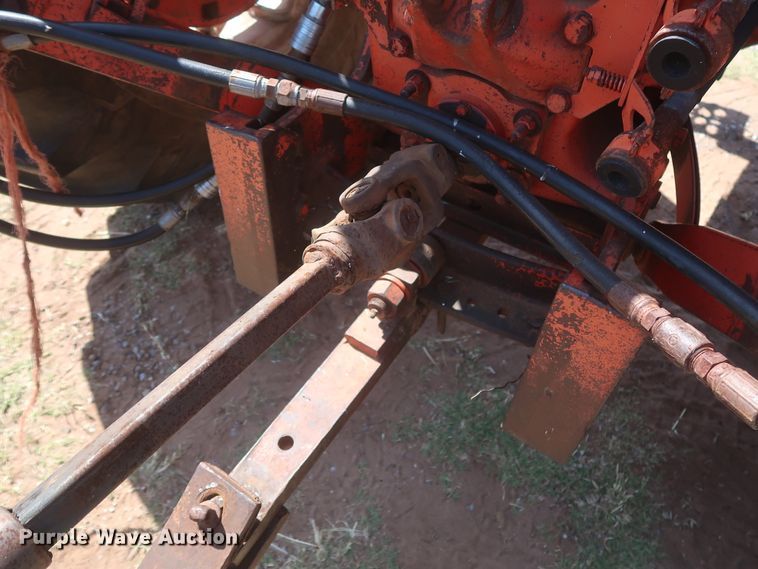 image for item GS9901 1965 J I Case Comfort King 831  tractor