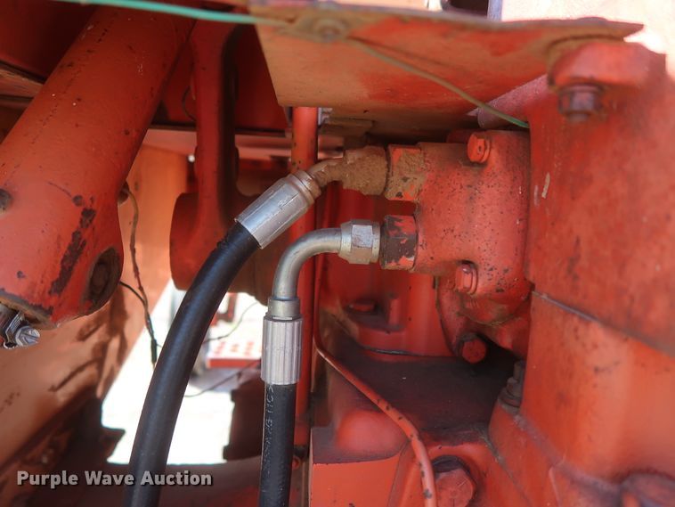 image for item GS9901 1965 J I Case Comfort King 831  tractor