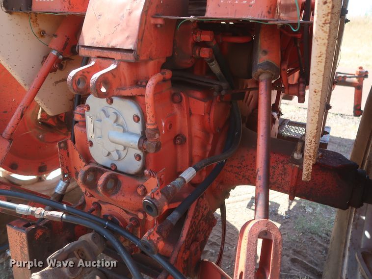 image for item GS9901 1965 J I Case Comfort King 831  tractor