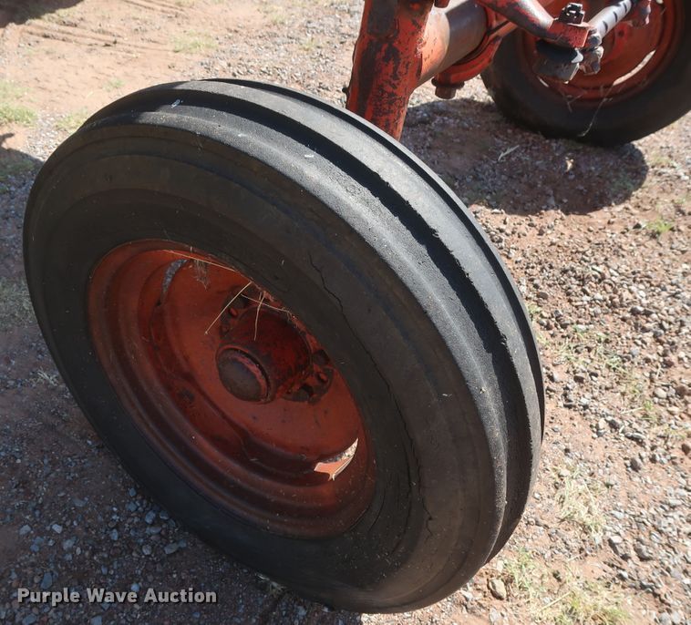 image for item GS9901 1965 J I Case Comfort King 831  tractor