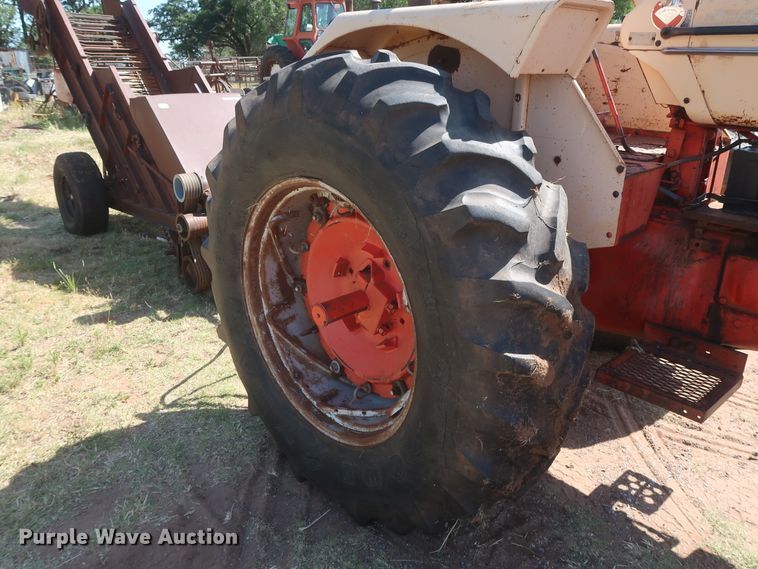 image for item GS9901 1965 J I Case Comfort King 831  tractor