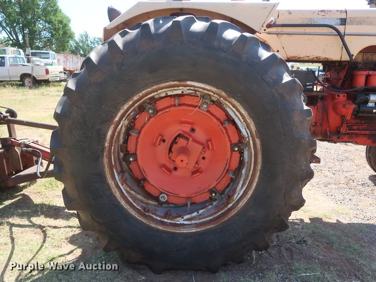 image for item GS9901 1965 J I Case Comfort King 831  tractor