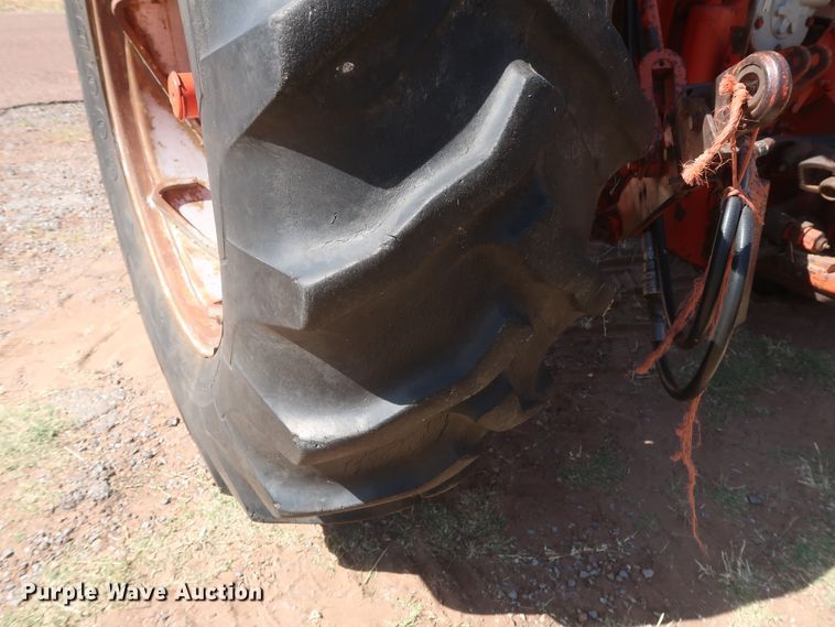 image for item GS9901 1965 J I Case Comfort King 831  tractor