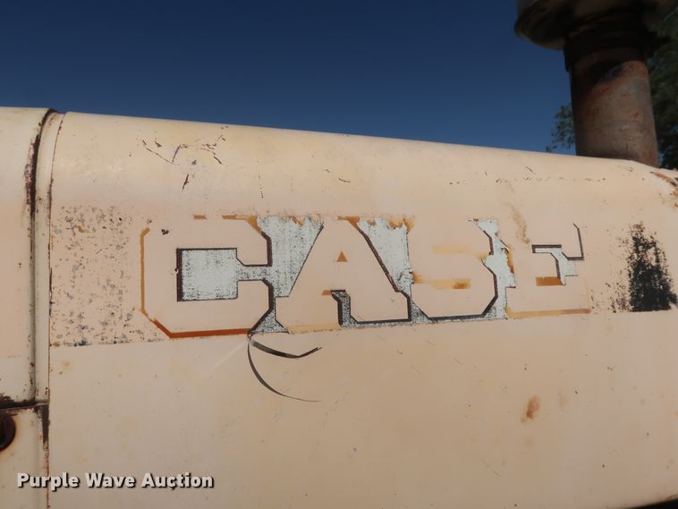 image for item GS9901 1965 J I Case Comfort King 831  tractor