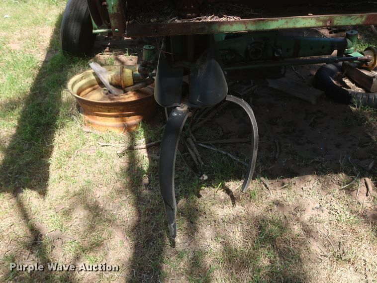 image for item GS9905 (3) John Deere combines