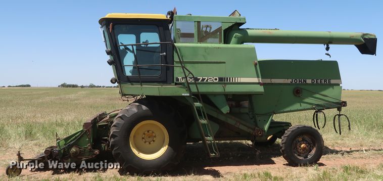 image for item GS9908 1981 John Deere 7720 Turbo combine
