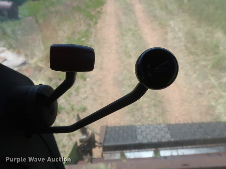 image for item GS9908 1981 John Deere 7720 Turbo combine