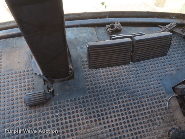 image for item GS9908 1981 John Deere 7720 Turbo combine