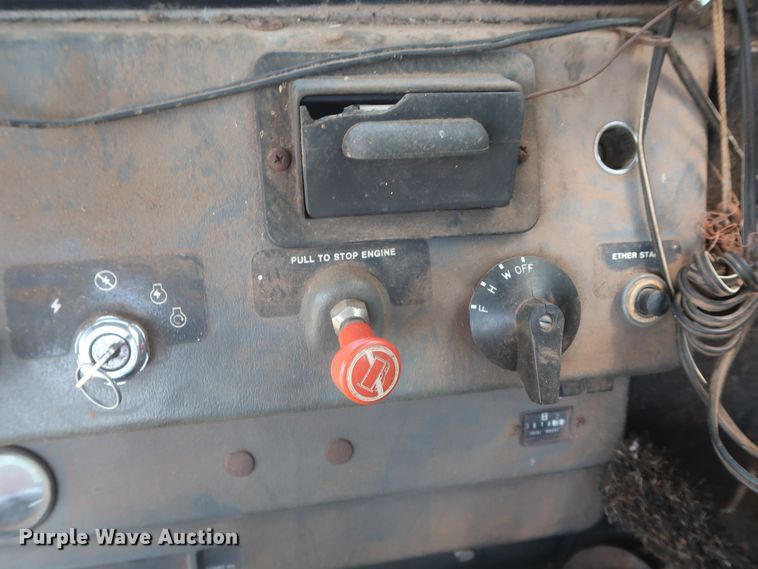 image for item GS9908 1981 John Deere 7720 Turbo combine