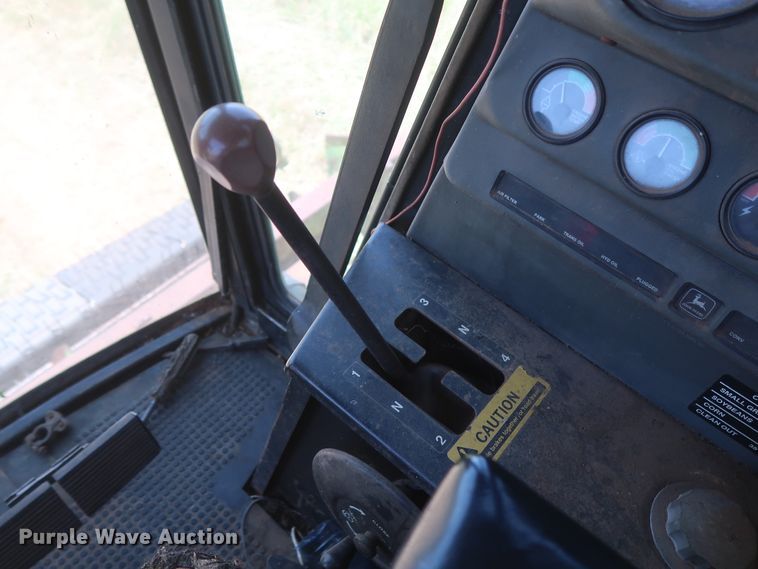 image for item GS9908 1981 John Deere 7720 Turbo combine