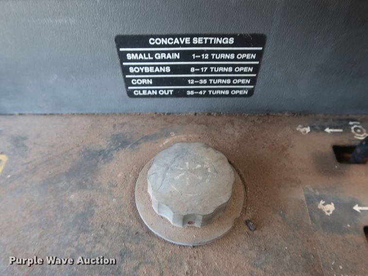 image for item GS9908 1981 John Deere 7720 Turbo combine