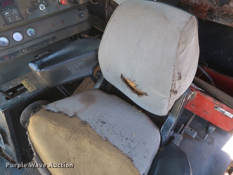 image for item GS9908 1981 John Deere 7720 Turbo combine