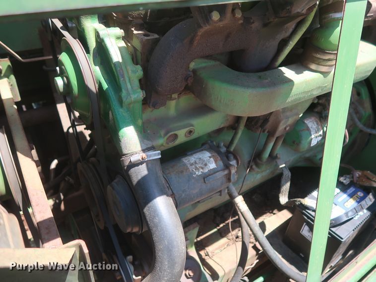 image for item GS9908 1981 John Deere 7720 Turbo combine