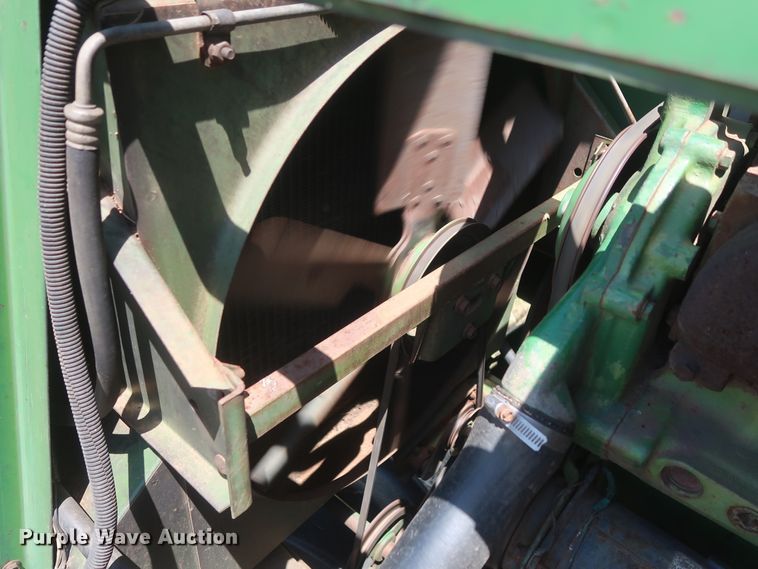 image for item GS9908 1981 John Deere 7720 Turbo combine