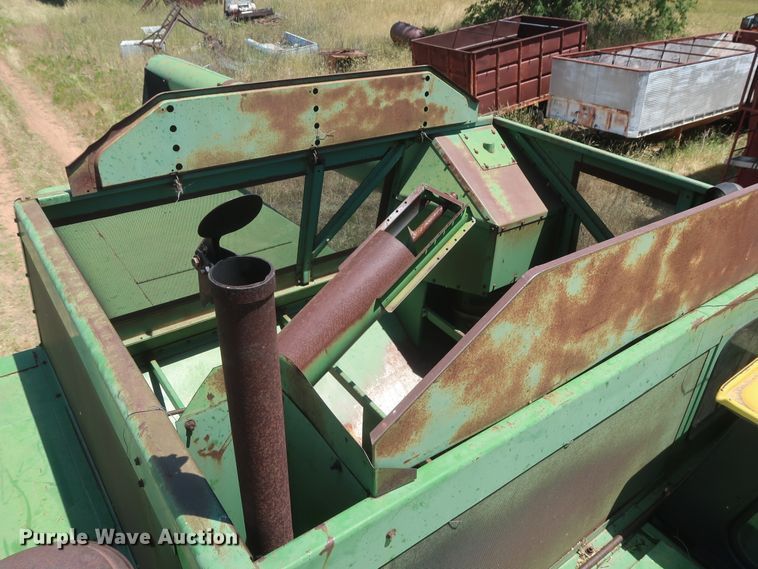 image for item GS9908 1981 John Deere 7720 Turbo combine